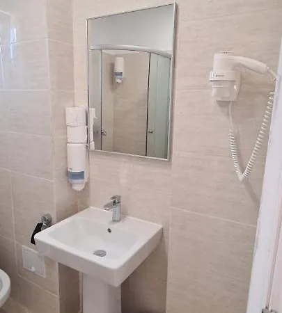 מלון Hotel Top Central בוקרשט