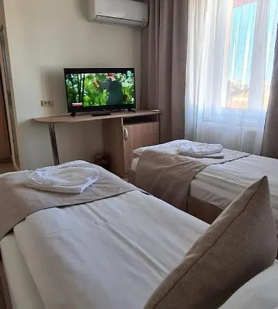 מלון Hotel Top Central 2*