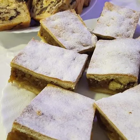 Hotel Top Central מלון 2*