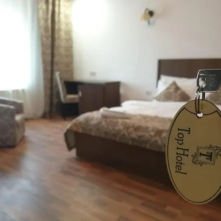 Hotel Top Central מלון 2*