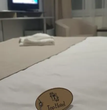 Hotel Top Central מלון 2*
