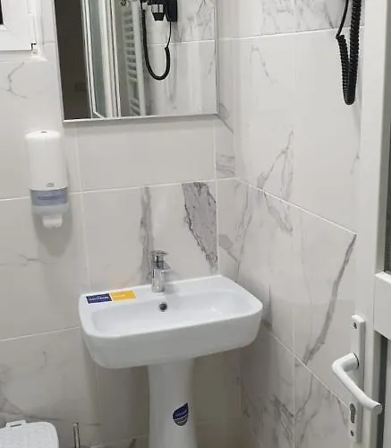 Hotel Top Central 2* Βουκουρέστι